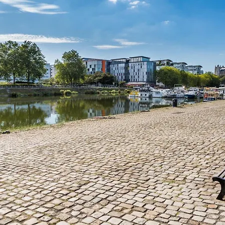 L'idylle : T2 De Standing Avec Parking - Gare/cite Des Congres/lieu Unique * نانت
