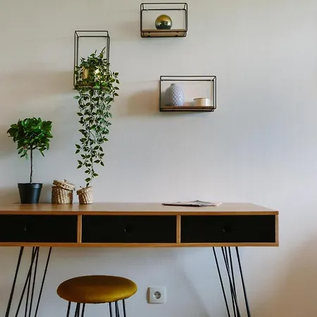 L'idylle : T2 De Standing Avec Parking - Gare/cite Des Congres/lieu Unique *