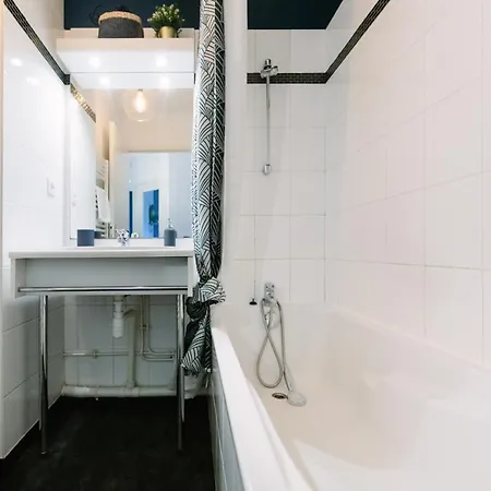 L'idylle : T2 De Standing Avec Parking - Gare/cite Des Congres/lieu Unique *