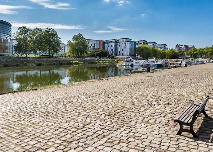 L'idylle : T2 De Standing Avec Parking - Gare/cite Des Congres/lieu Unique * نانت