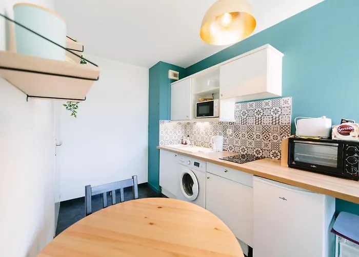 L'idylle : T2 De Standing Avec Parking - Gare/cite Des Congres/lieu Unique