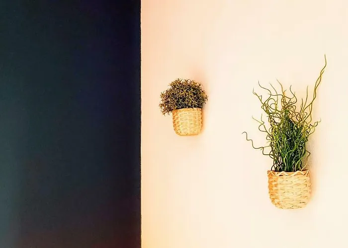 L'idylle : T2 De Standing Avec Parking - Gare/cite Des Congres/lieu Unique