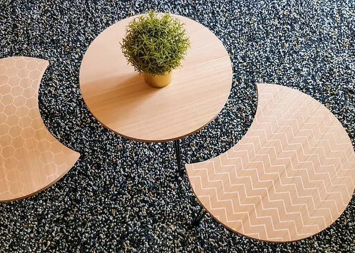 L'idylle : T2 De Standing Avec Parking - Gare/cite Des Congres/lieu Unique *