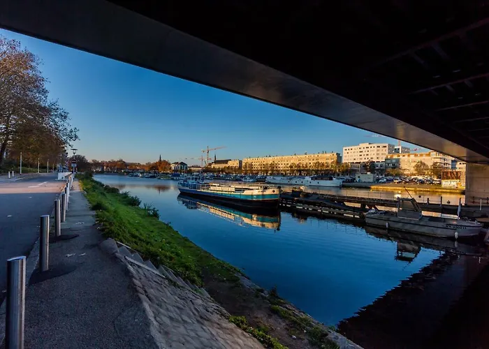 شقة L'idylle : T2 De Standing Avec Parking - Gare/cite Des Congres/lieu Unique